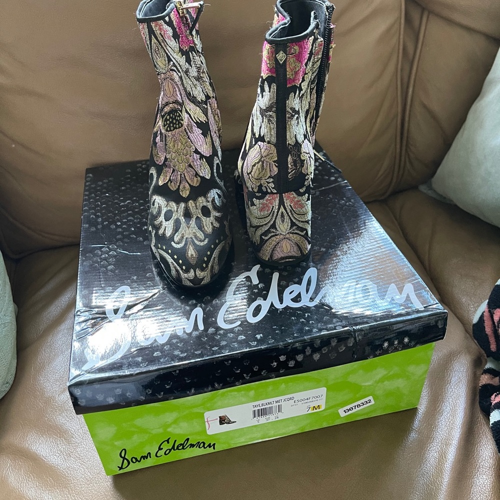 Sam Edelman booties size 7